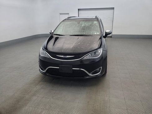 Used 2018 Chrysler Pacifica Limited FWD image 15