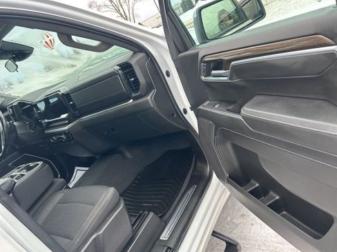 Used 2022 Chevrolet Silverado 1500 LT AWD/4WD image 21