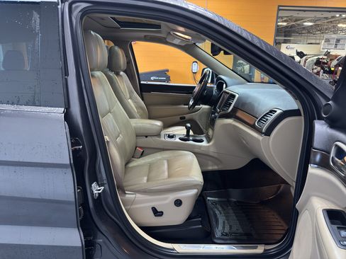 Used 2014 Jeep Grand Cherokee Limited AWD/4WD image 18
