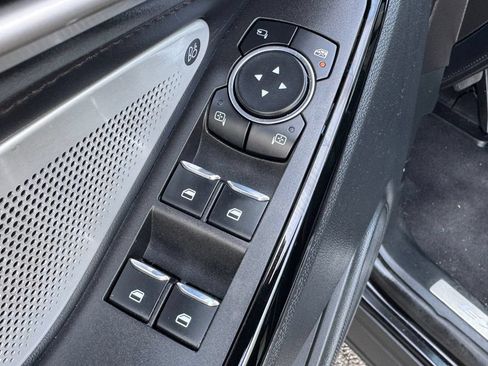 Used 2023 Ford Explorer Platinum w/ Technology Package AWD/4WD image 18