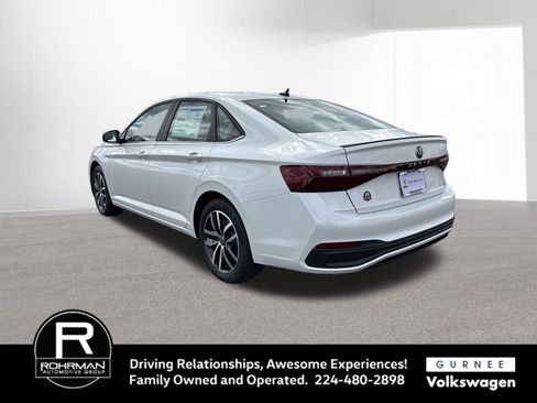 New 2026 Volkswagen Jetta SE FWD image 6