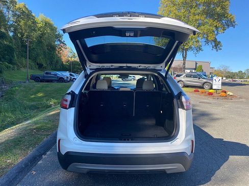 Certified 2022 Ford Edge SEL w/ Convenience Package image 9