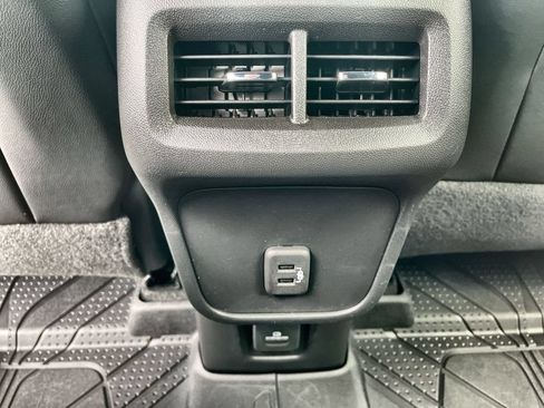 Used 2023 Chevrolet Equinox Premier w/ LPO, Floor Liner Package AWD/4WD image 20