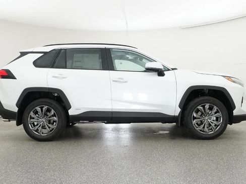 New 2025 Toyota RAV4 Limited image 27