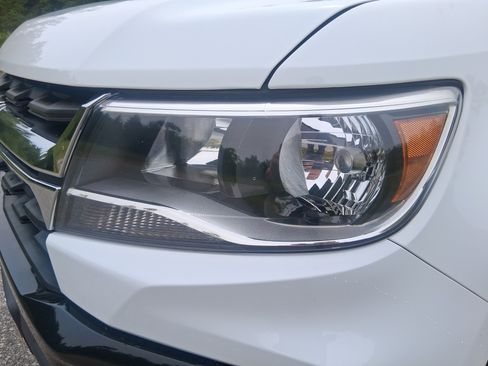 Used 2021 Chevrolet Colorado W/T w/ WT Convenience Package AWD/4WD image 9
