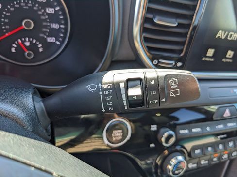 Certified 2022 Kia Sportage EX image 32