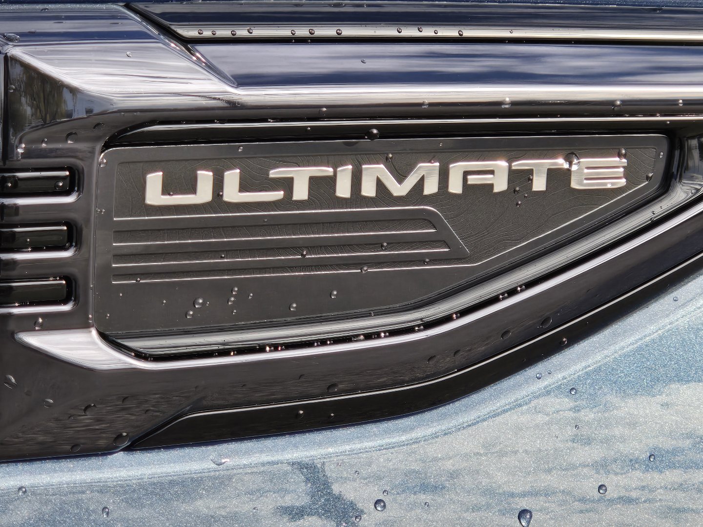 Used 2026 GMC Yukon Denali Ultimate AWD/4WD image 2