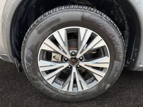Used 2023 Nissan Rogue SV AWD/4WD image 14
