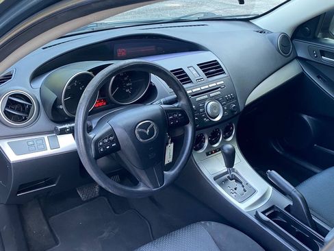 Used 2010 MAZDA MAZDA3 i Touring FWD image 12