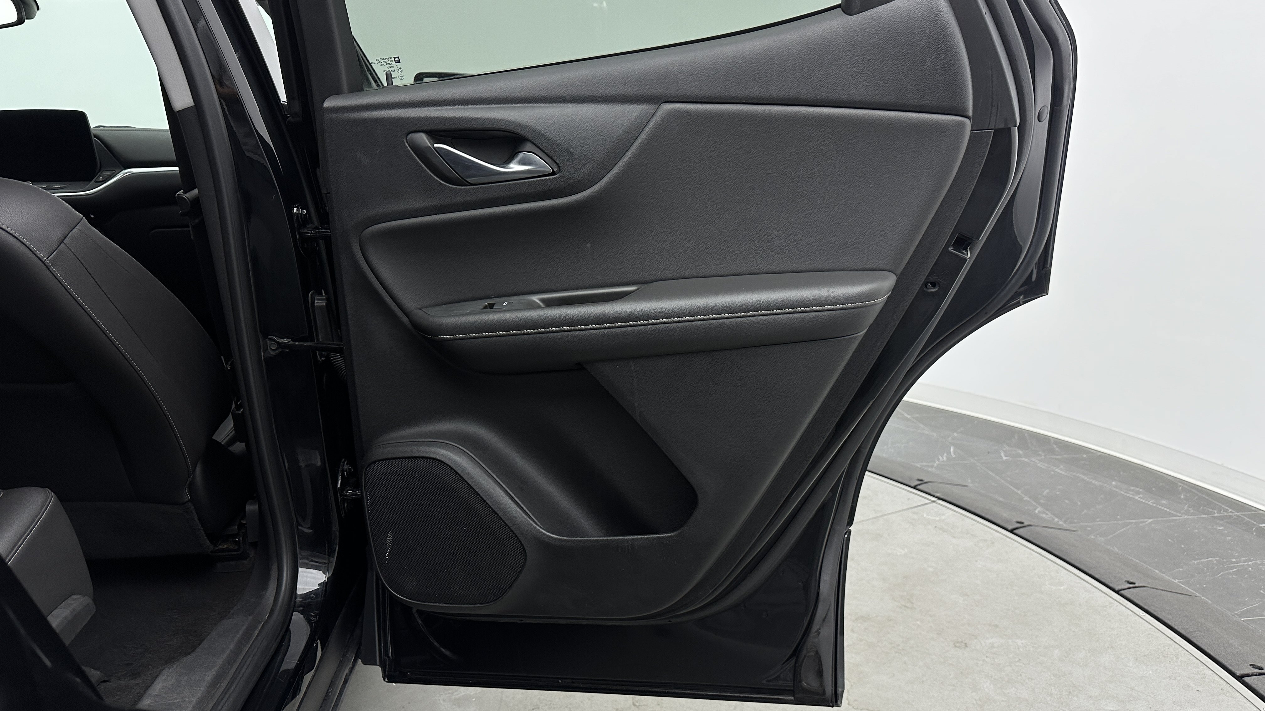 Used 2023 Chevrolet Blazer LT FWD image 31