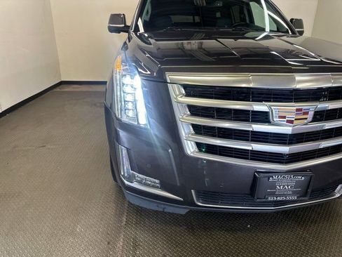 Used 2016 Cadillac Escalade Luxury image 7