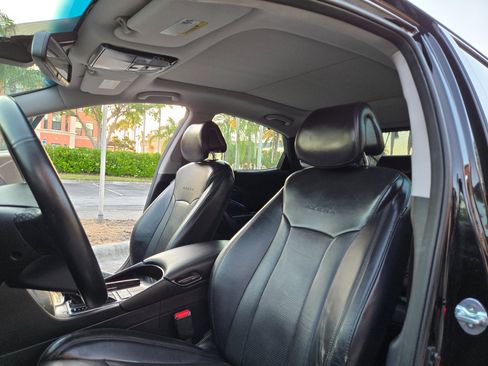 Used 2016 Hyundai Azera Limited image 35