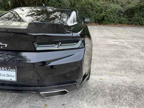 Used 2018 Chevrolet Camaro SS image 8