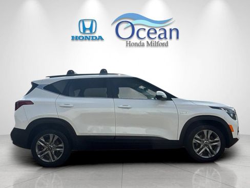 Used 2021 Kia Seltos S AWD/4WD image 2