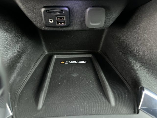 Certified 2023 Chevrolet Traverse LT w/ LT Premium Package FWD image 36