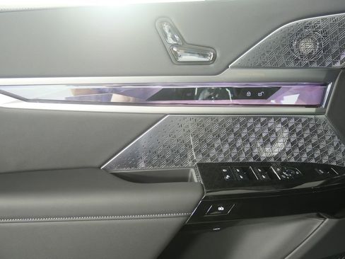 New 2026 BMW 760i xDrive image 8