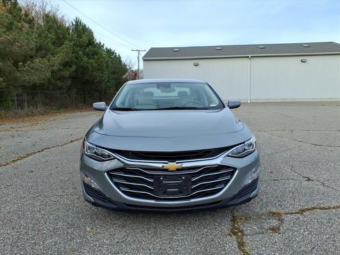 Used 2024 Chevrolet Malibu LT FWD image 2