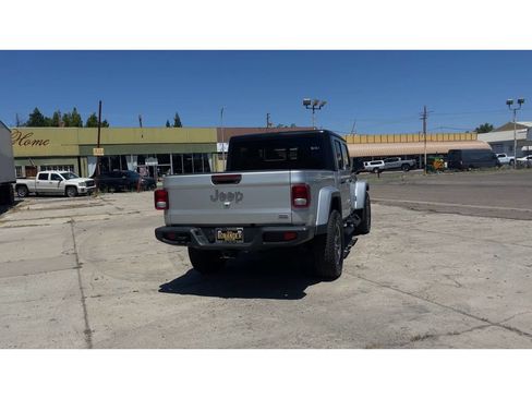 Used 2022 Jeep Gladiator Overland w/ Popular Equipment Package AWD/4WD image 2