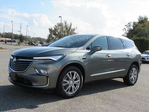 Used 2022 Buick Enclave Premium w/ Experience Buick Package image 3