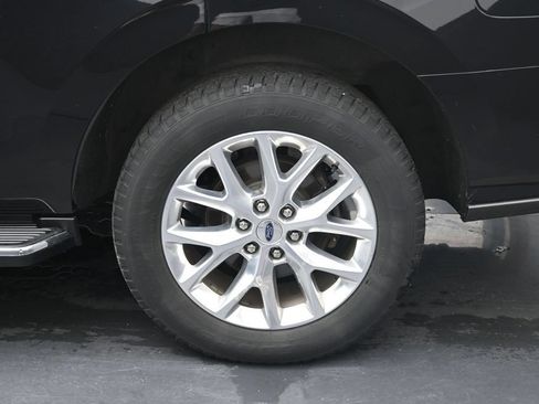 Used 2020 Ford Expedition XLT w/ Equipment Group 202A AWD/4WD image 12