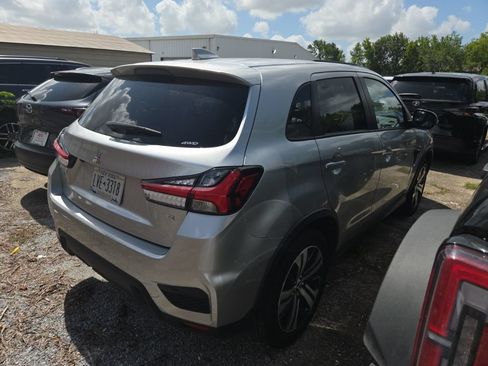 Used 2025 Mitsubishi Outlander Sport SE AWD/4WD image 9