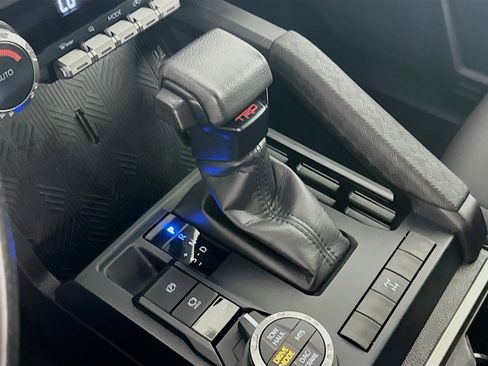 Used 2024 Toyota Tacoma TRD Off-Road image 25