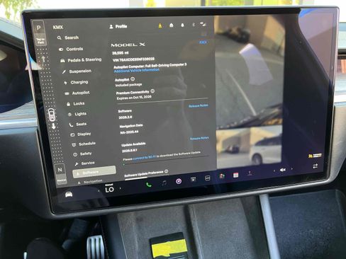 Used 2022 Tesla Model X Plaid AWD/4WD image 10