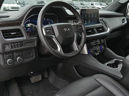 Used 2023 Chevrolet Tahoe Z71 w/ Luxury Package AWD/4WD image 25