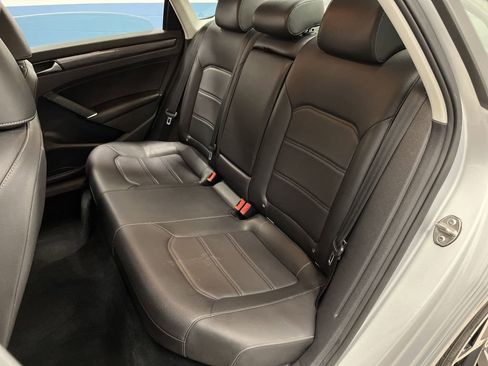 Used 2020 Volkswagen Passat 2.0T R-Line image 27