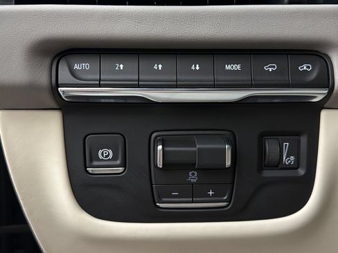 Used 2026 Cadillac Escalade Platinum Sport AWD/4WD image 28