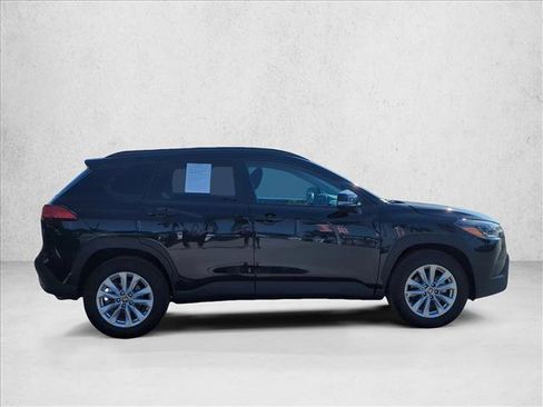 Used 2024 Toyota Corolla Cross LE AWD/4WD image 4