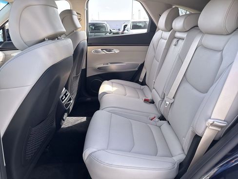 Used 2026 Genesis GV70 2.5T Select image 25