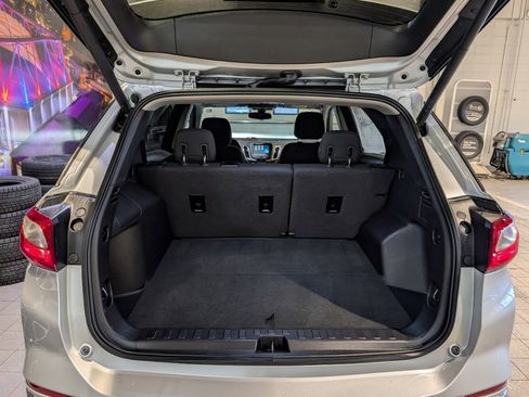 Used 2018 Chevrolet Equinox LT image 9