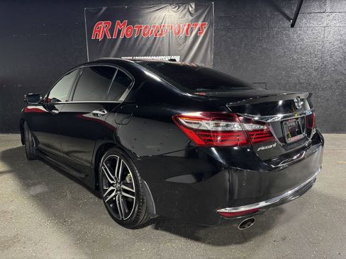 Used 2016 Honda Accord Touring image 3