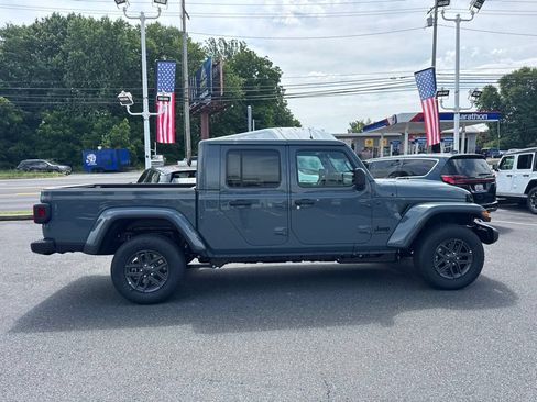 New 2026 Jeep Gladiator Sport AWD/4WD image 4