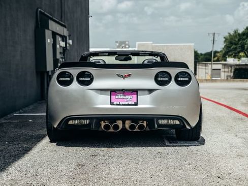 Used 2008 Chevrolet Corvette Convertible w/ Preferred Equipment Group RWD image 17