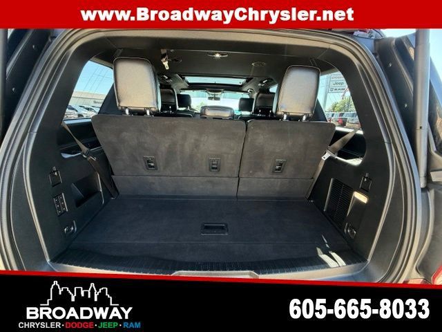 Used 2020 Ford Expedition XLT w/ Equipment Group 202A AWD/4WD image 13