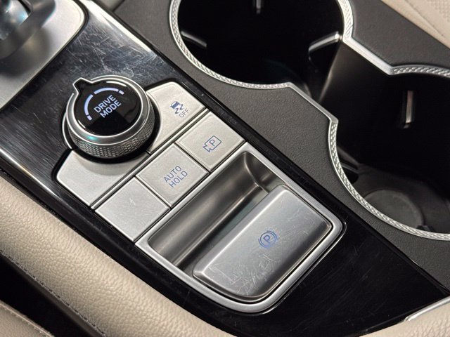 Used 2025 Genesis G70 2.5T RWD image 21