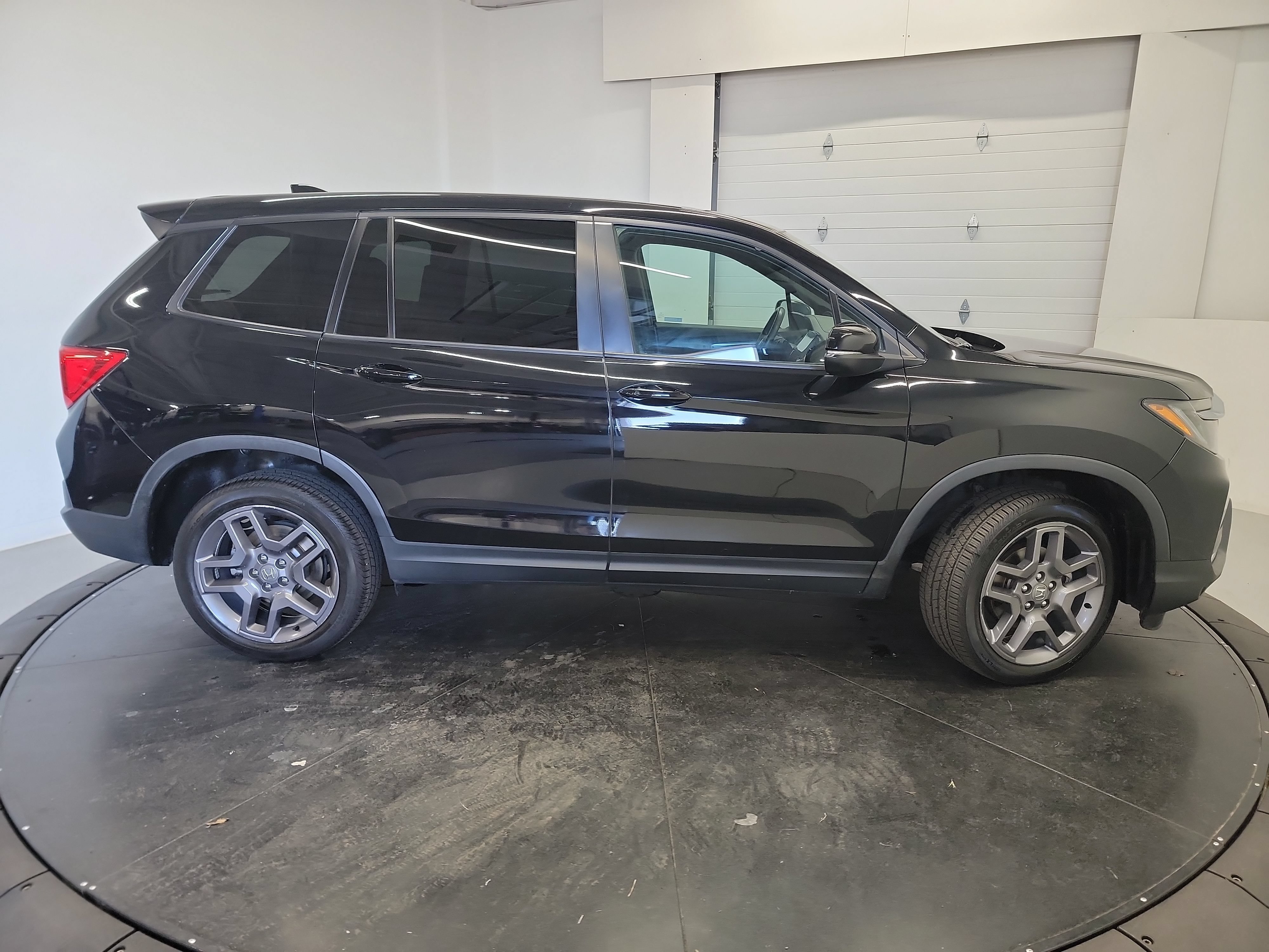 Used 2023 Honda Passport EX-L image 11