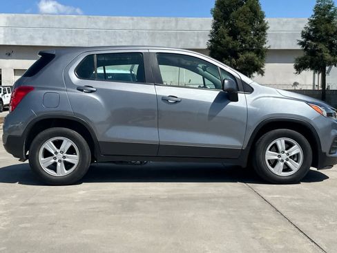 Used 2020 Chevrolet Trax LS FWD image 9