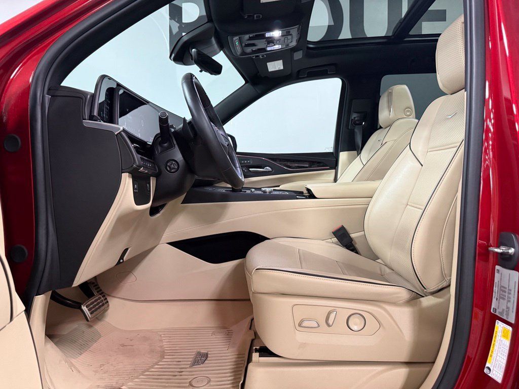 Used 2023 Cadillac Escalade Premium Luxury w/ LPO, Floor Liner Package AWD/4WD image 9