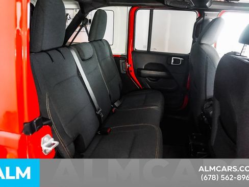Used 2025 Jeep Wrangler Unlimited Sahara AWD/4WD image 20