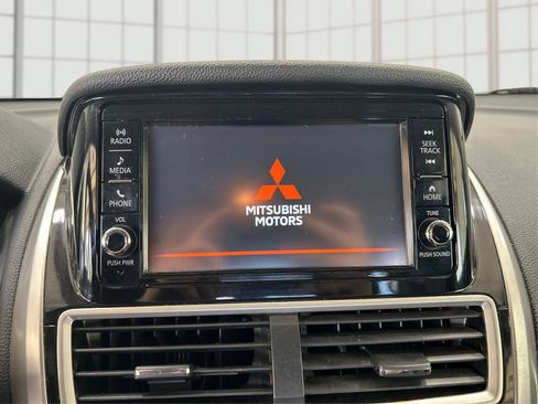Used 2020 Mitsubishi Eclipse Cross ES FWD image 13
