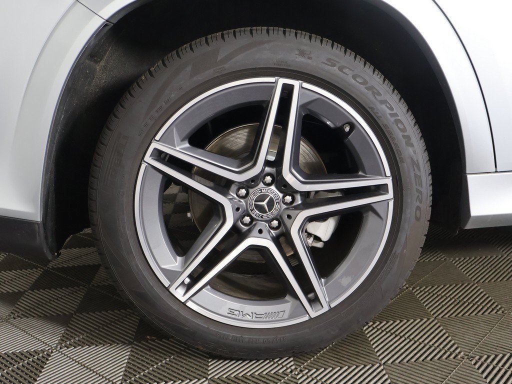 Used 2025 Mercedes-Benz GLS 450 4MATIC w/ AMG Line Exterior image 27