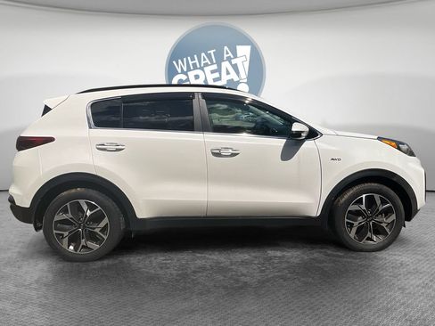 Used 2022 Kia Sportage EX w/ EX Technology Package AWD/4WD image 2
