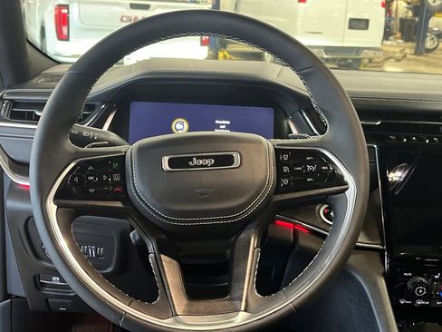 Used 2023 Jeep Grand Cherokee Overland image 14