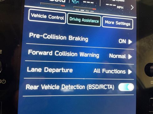 Used 2024 Subaru Crosstrek 2.0i Premium image 16