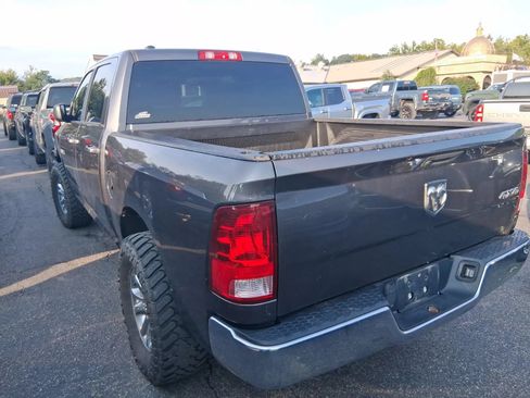 Used 2021 RAM 1500 Classic SLT AWD/4WD image 10