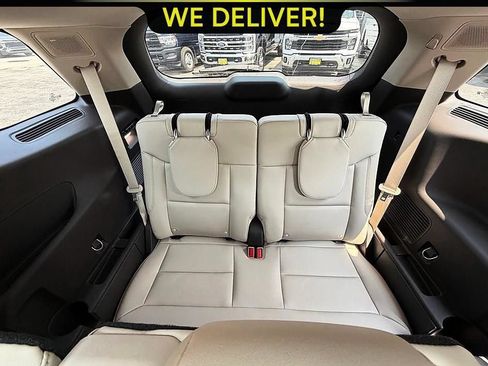 Used 2020 Ford Explorer Platinum w/ Premium Technology Package AWD/4WD image 22