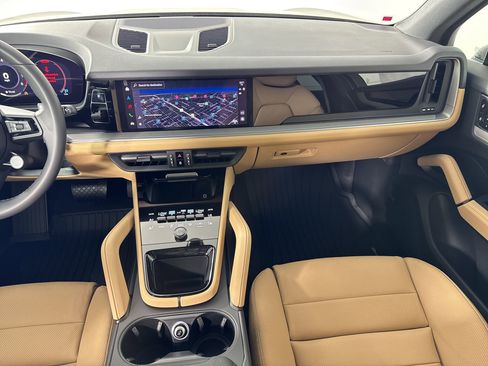 Used 2026 Porsche Cayenne image 28